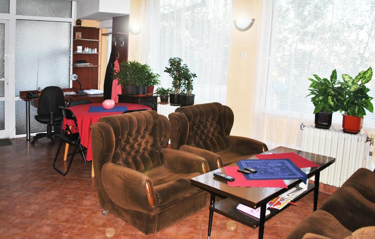 Family Hotel Zora Sofia Bagian luar foto