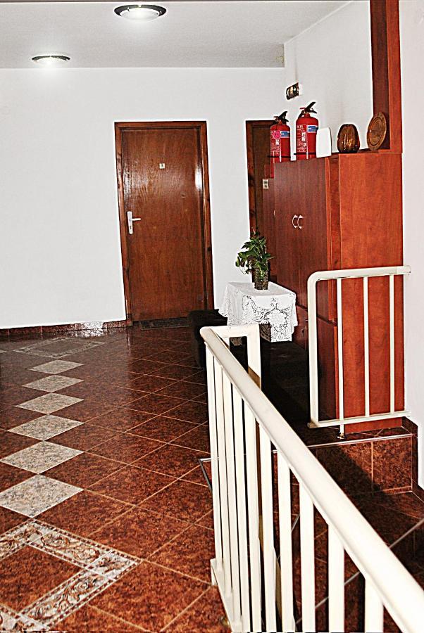 Family Hotel Zora Sofia Bagian luar foto
